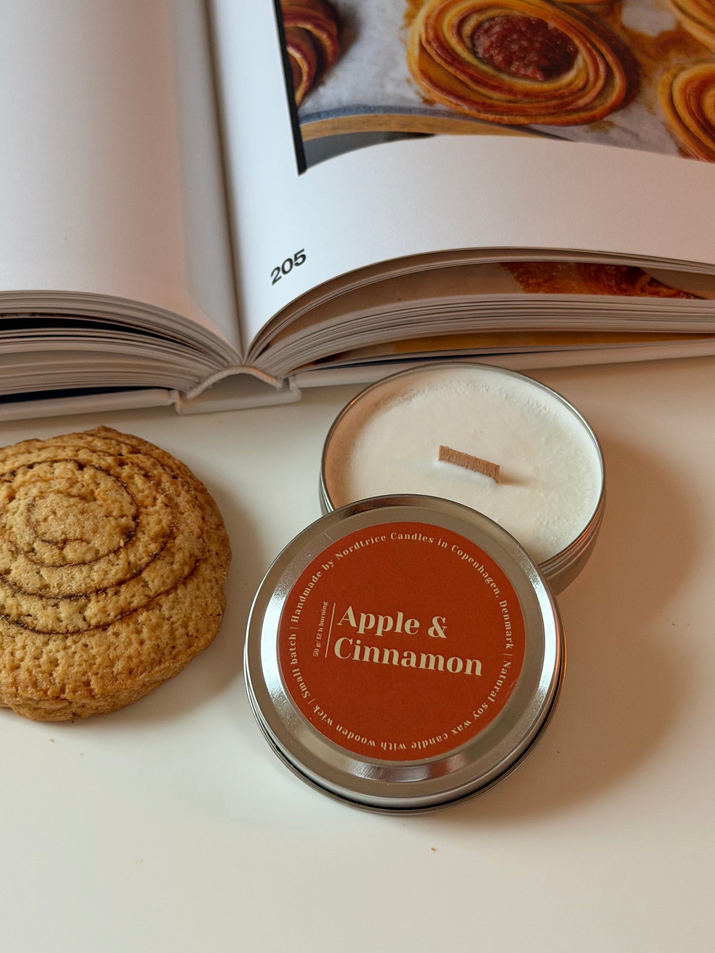 Soy Scented Candle, Apple & Cinnamon M-L-XL