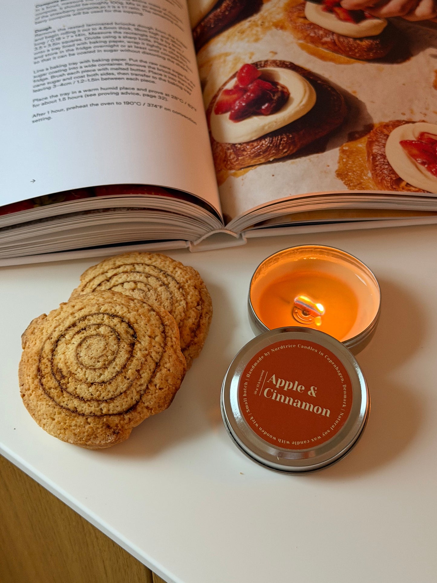 Soy Scented Candle, Apple & Cinnamon M-L-XL